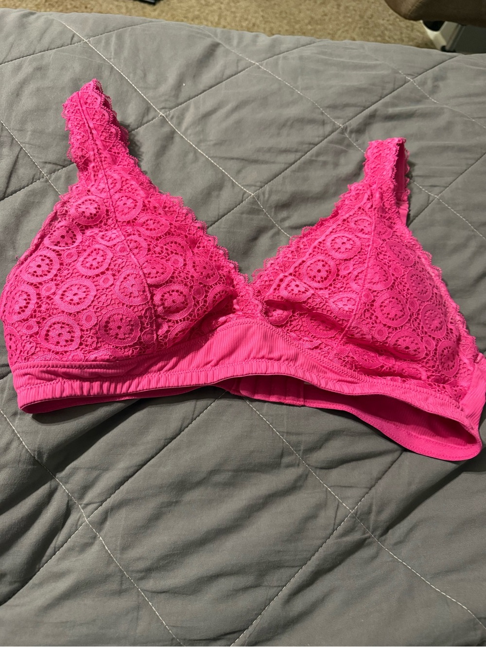 SO Crochet Lace Bralette in Hot Pink